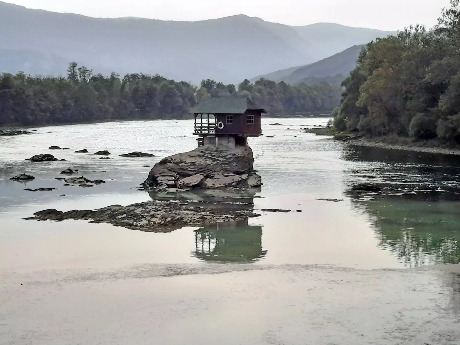 tara serbia drina river house