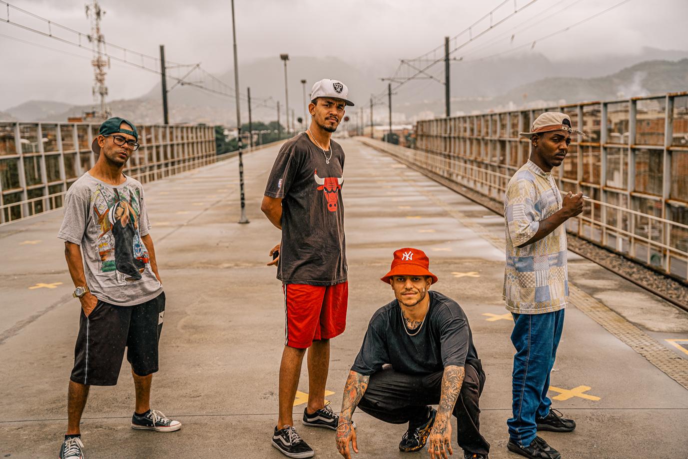favelas rio de janeiro brazil break dancers