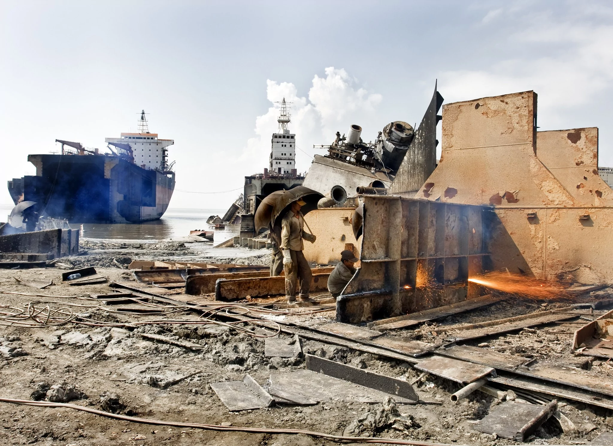 chittagong bangladesh ship breaking yard