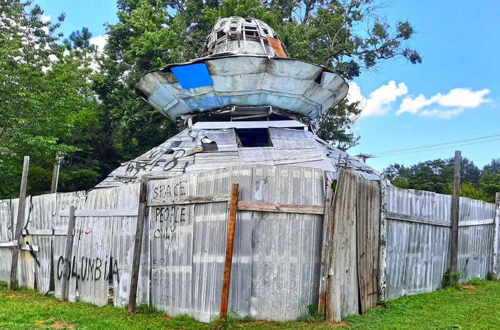 ufo welcome center bowman south carolina us building fence