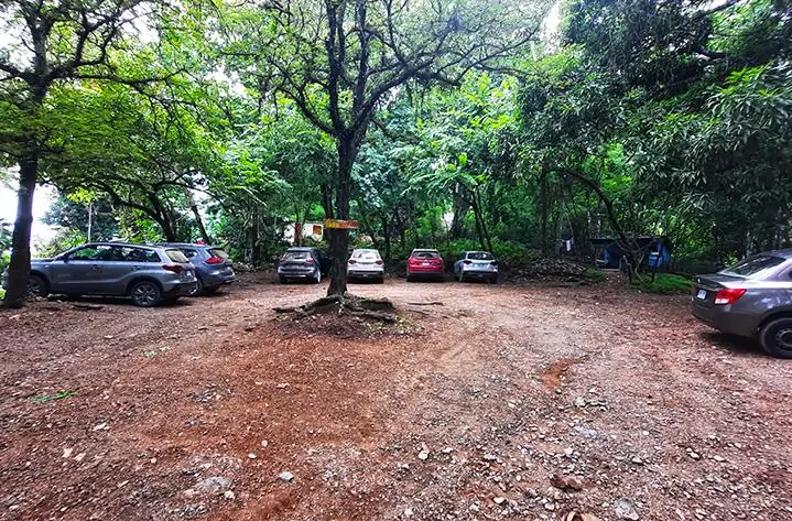 costa rica montezuma waterfall parking