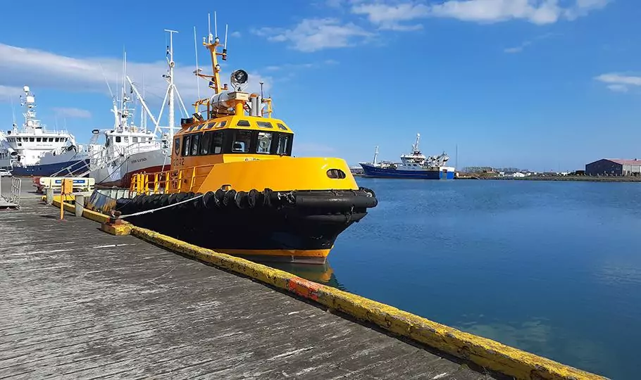 hofn iceland port ship