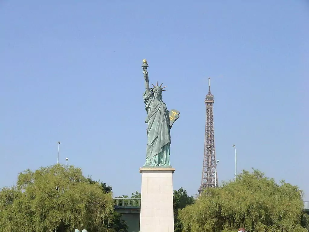 replica statue of liberty paris france ile aux cygnes eiffel tower