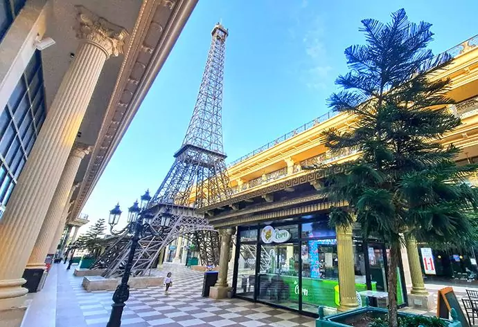 eiffel tower replica netivot israel shopping center