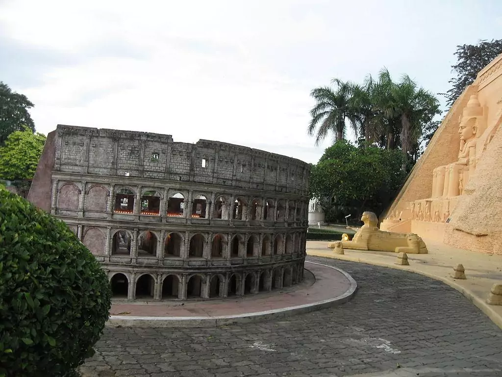 Replica Colosseum Mini Siam Pattaya Thailand