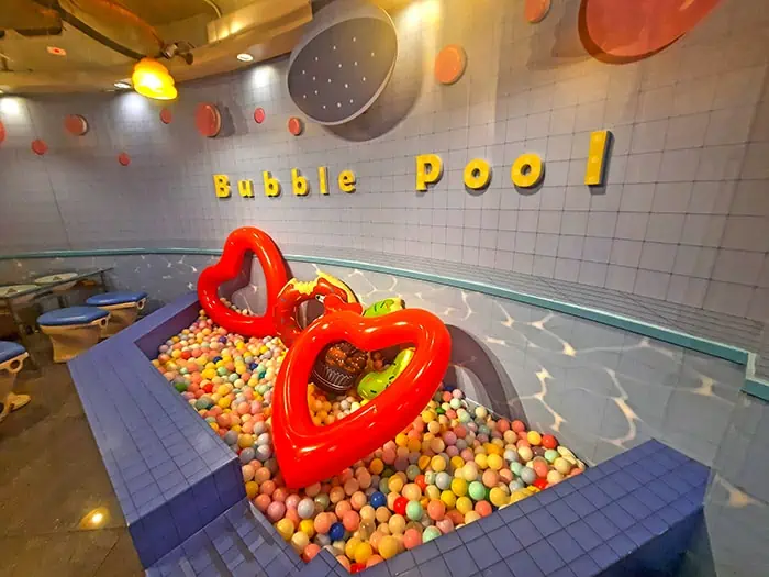 Modern Toilet Theme Restaurant Taipei Taiwan 2