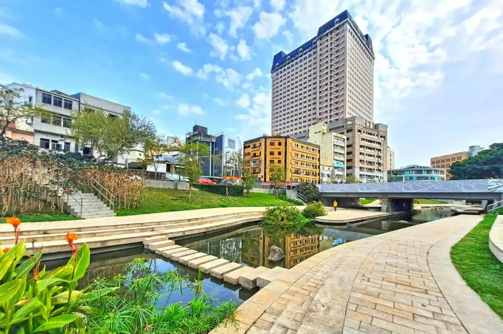 Liuchuan Riverside Walk Taichung Taiwan 10