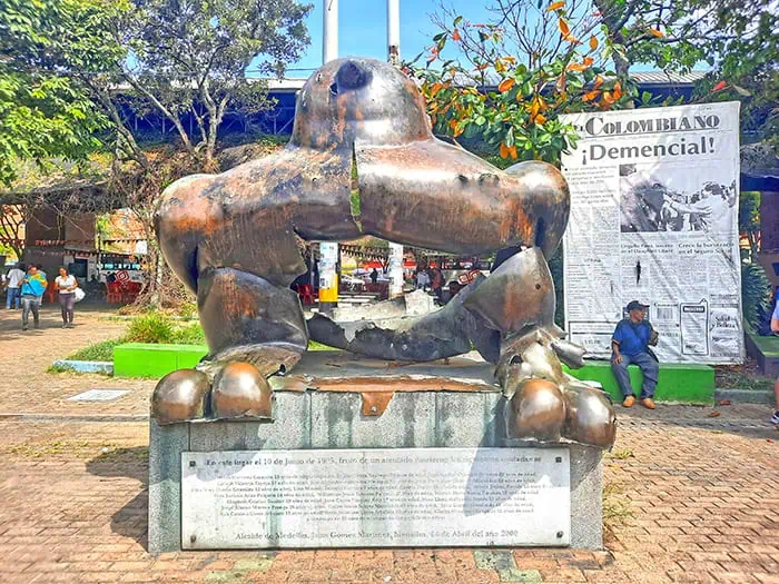 Fernando Botero Fat Bird Sculptures 4