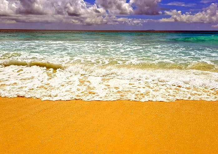 la digue seychelles petit anse sand